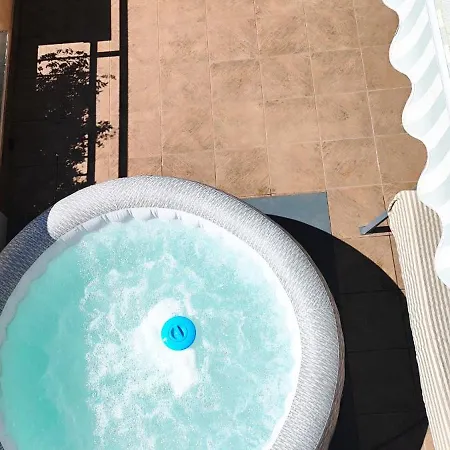 La Harmony Garden With Jacuzzi Σπλιτ