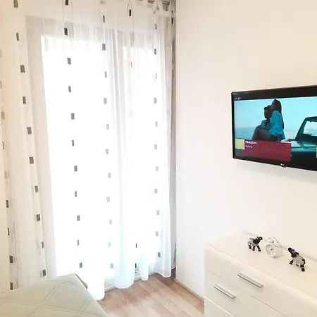 Apartment La Harmony Garden With Jacuzzi Split
