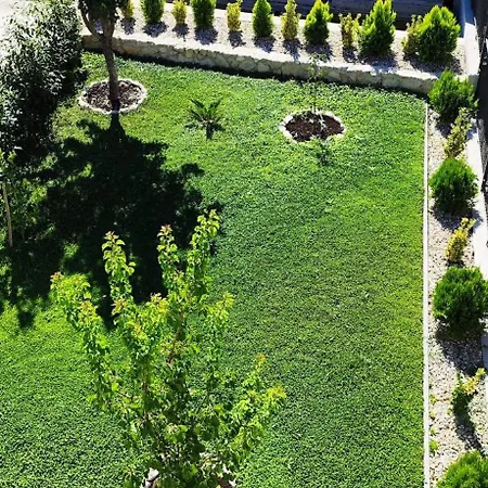 Apartment La Harmony Garden With Jacuzzi Split